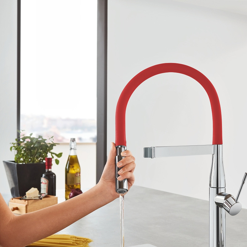 GROHE Essence New Professional Mutfak Bataryası Kırmızı - Grohe